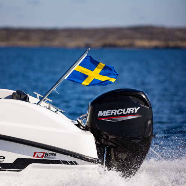 Flaggstång med flagga svensk